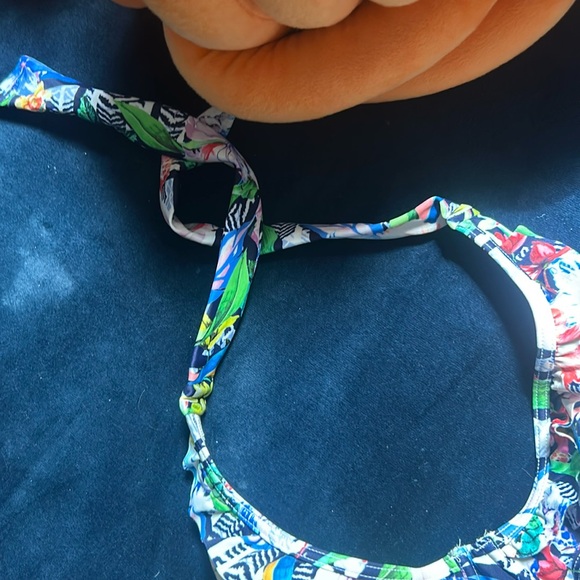 Midnight Grace Multi-Color Bikini Top Size 34DD - Picture 4 of 6